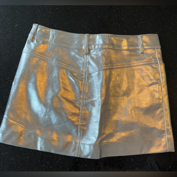 NWT MANGO Metallic leather-effect mini-skirt - Picture 9 of 11
